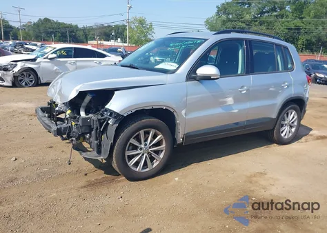 2018 Volkswagen Tiguan Limited 2.0T из США, поврежденный, VIN WVGAV7AX1JK004473